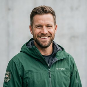 Pool maintenance specialist